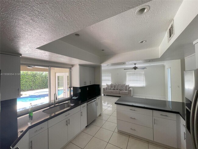 Foto del edificio - 8482 NW 166th Terrace