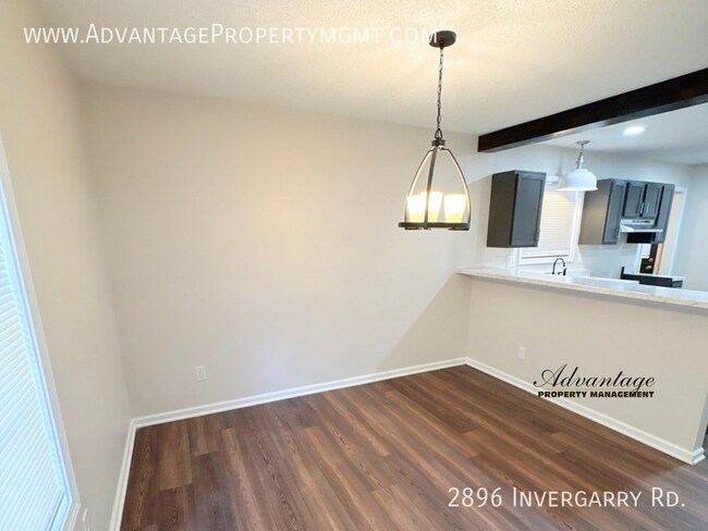 Building Photo - 2896 Invergarry Rd
