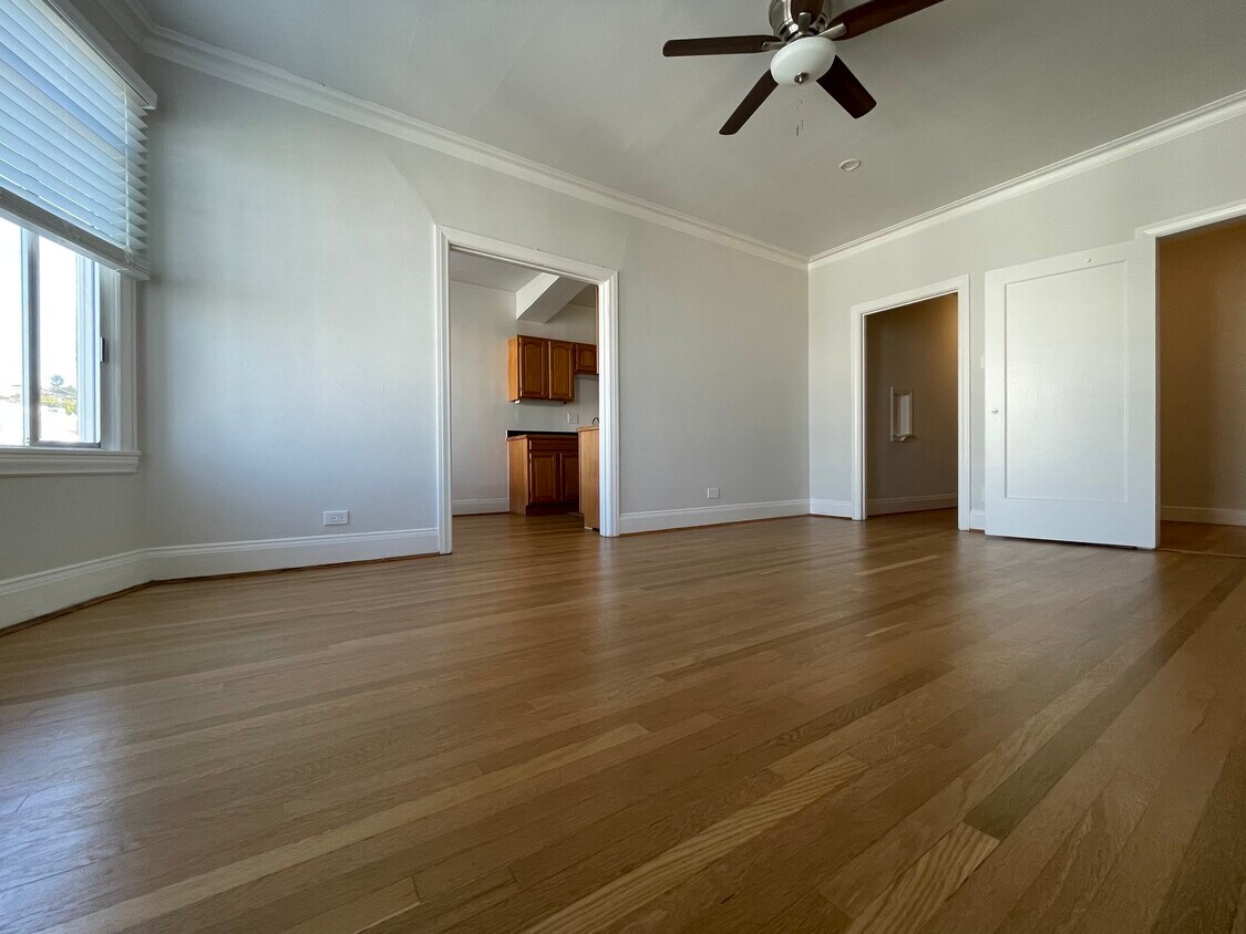 Foto principal - 2165 Larkin St