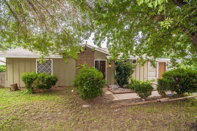 Foto del edificio - Cozy Remodeled House Near Downtown