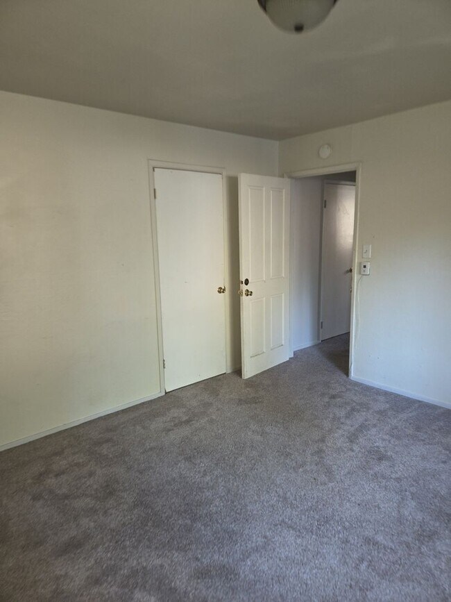 Foto del edificio - RO253-Cole, Gregory