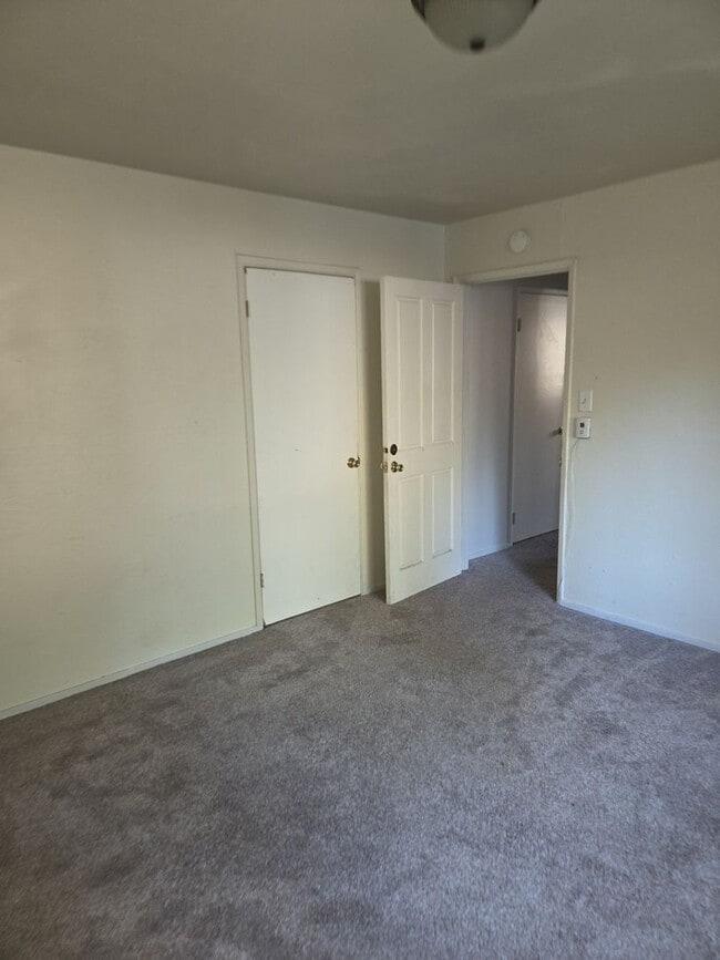 Building Photo - RO253-Cole, Gregory