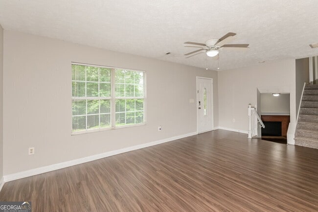 Building Photo - 3296 Goldenchain Dr