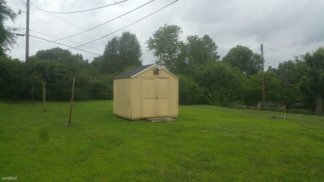 Building Photo - 3 br, 1 bath House - 383 Carbon Rd
