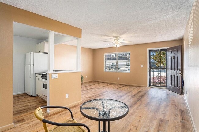 Building Photo - 9013 Tudor Dr