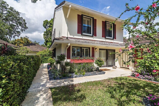 Building Photo - 11395 12 Oaks Way