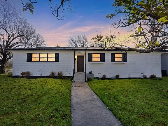Building Photo - 4802 Selkirk Dr