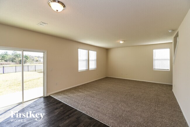 Building Photo - 2360 Sea Palm Ave