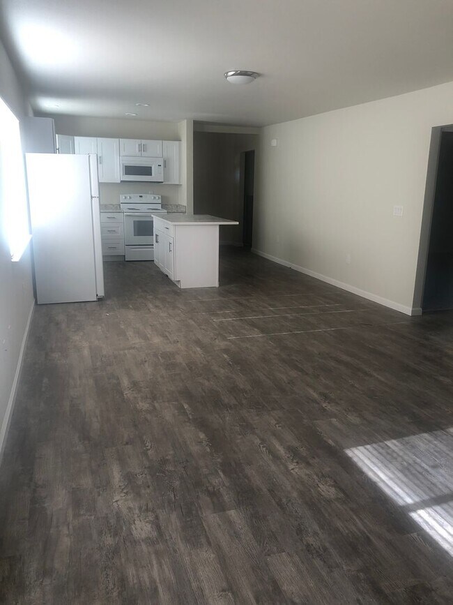 Foto del edificio - 1397 E Cypress Ave