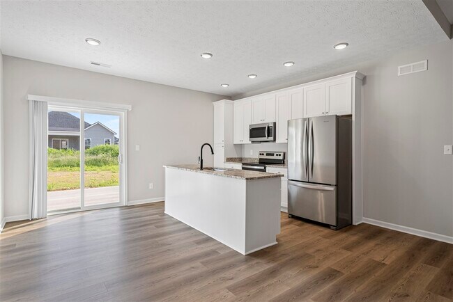 Building Photo - 2309 Trenton Ln