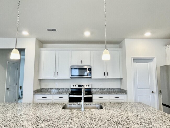 Foto del edificio - 455 Trotters Ln