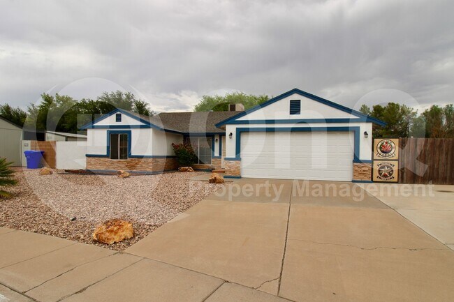 Building Photo - 4526 W Orchid Ln