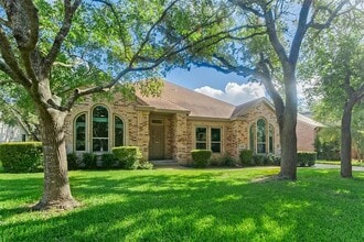 Building Photo - 9306 Scenic Bluff Dr