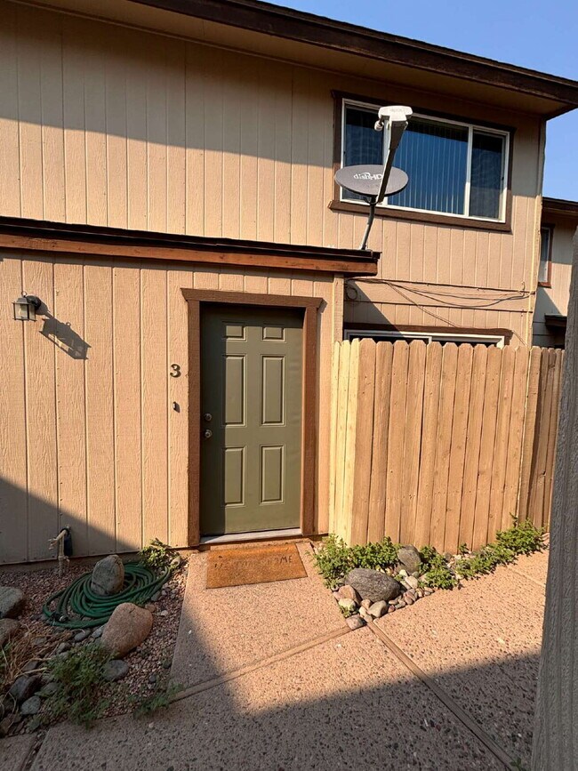 Building Photo - Coming Soon! Old Town Scottsdale Townhouse...