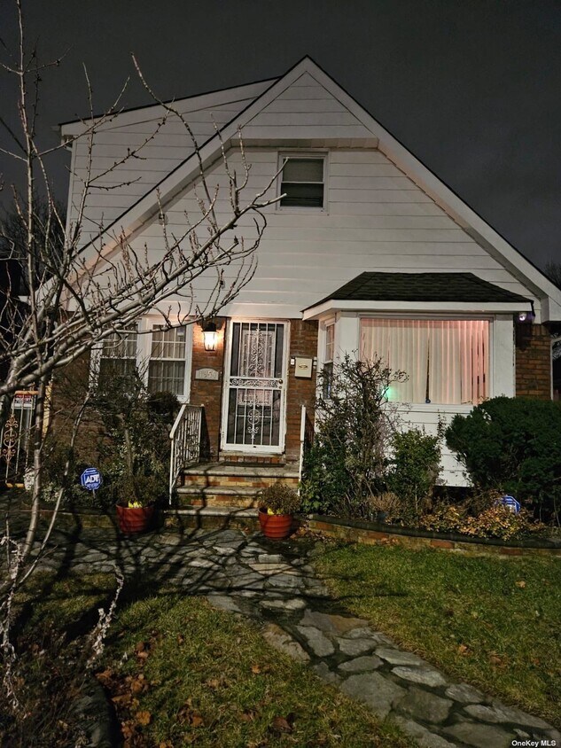 1959 Freeman Ave, Elmont, NY 11003 House Rental in Elmont, NY