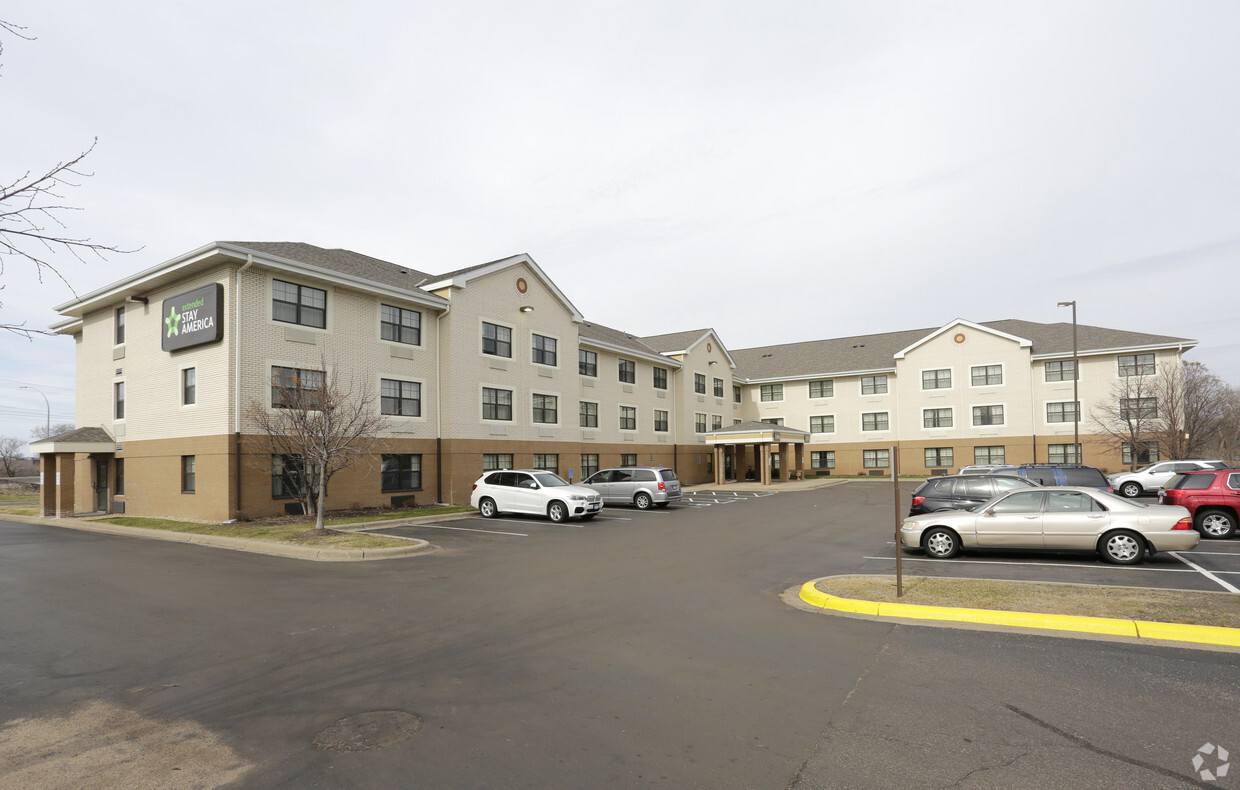 Furnished Studio - Maple Grove Apartments - Maple Grove, MN ...