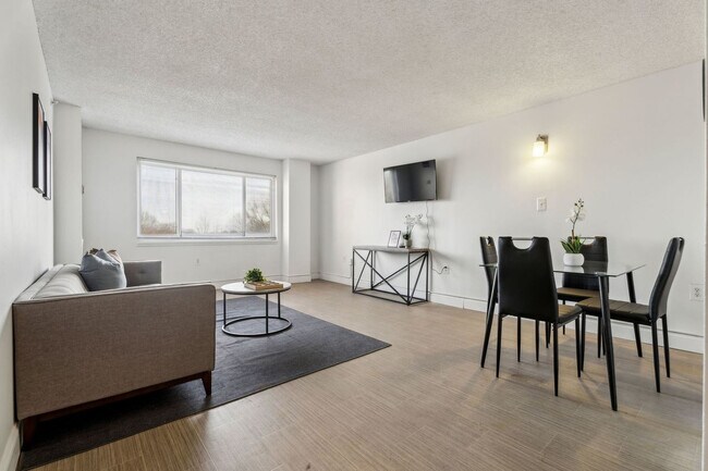 Building Photo - 1711 Bellevue Ave