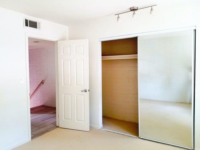 Foto del edificio - 7325 E Belleview St