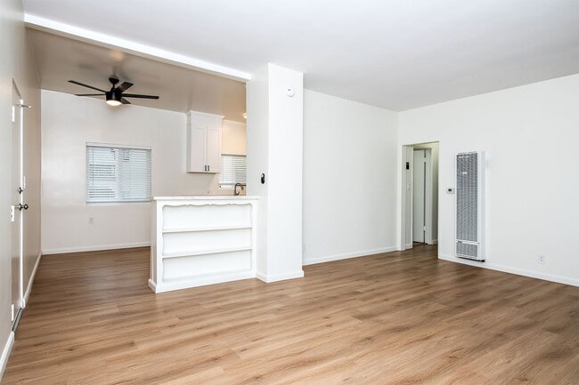 Building Photo - lou600