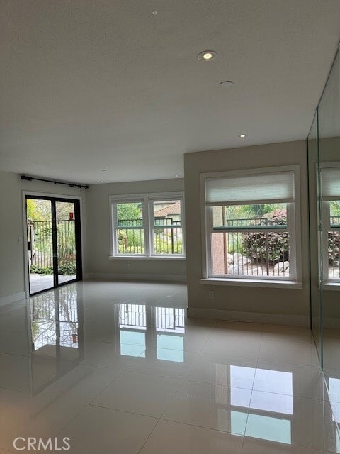 Building Photo - 1048 Calle Del Cerro