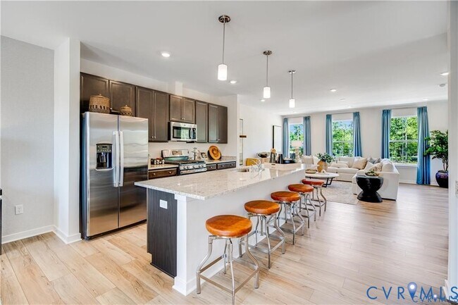 Foto del edificio - 8768 Pioneer Hl Dr