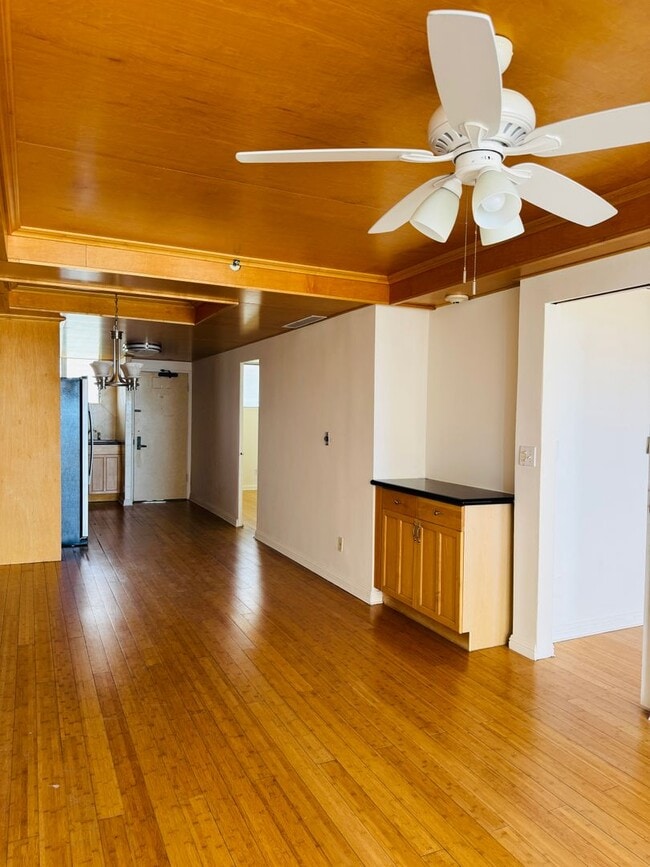 Building Photo - Gorgeous panoramic view in Waikiki!