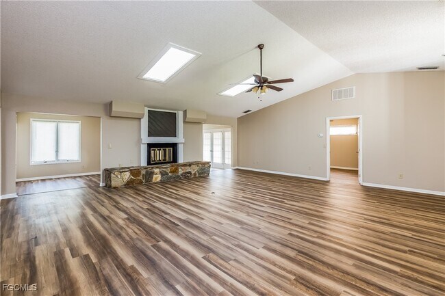 Foto del edificio - 1253 Paradise Way