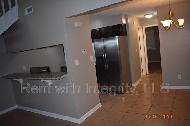 Building Photo - 1802 Falconcrest St