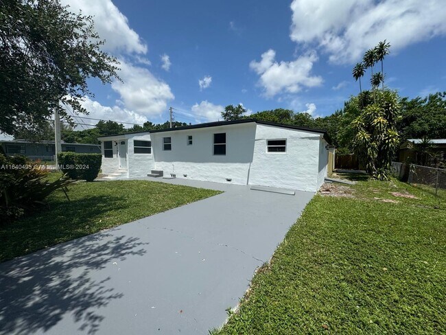Building Photo - 5801 NW 11th Ave