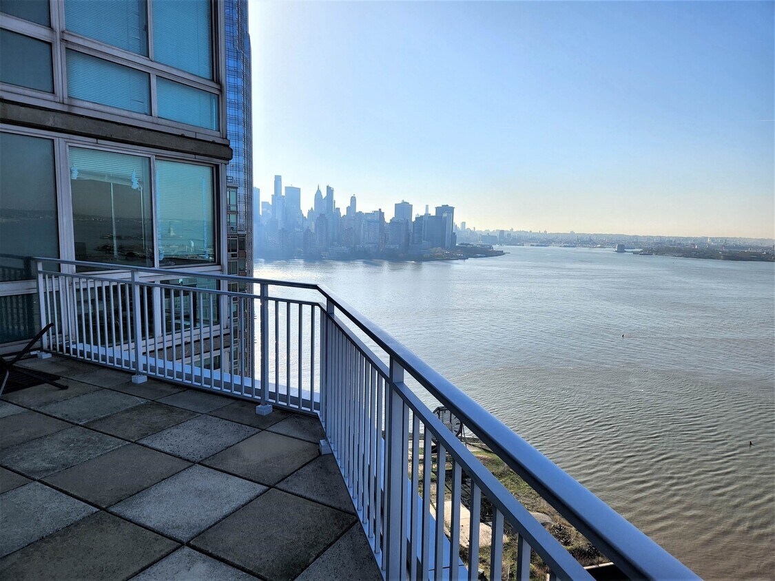 35 Hudson St Unit 3601W, Jersey City, NJ 07302 Condo for Rent in