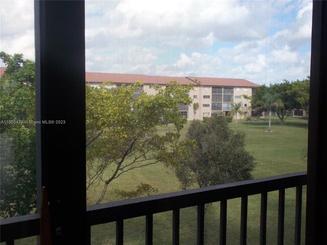 Building Photo - 12551 SW 16th Ct