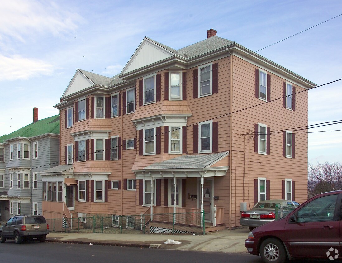 228248 Bradford Ave, Fall River, MA 02721 Apartments in Fall River