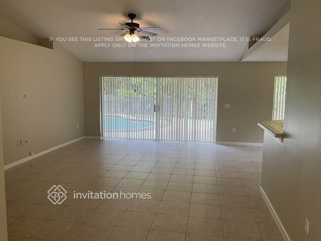 Foto del edificio - 6525 NW 54th Ct