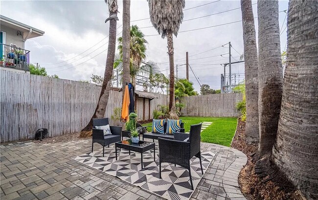 Foto del edificio - 919 Alabama St