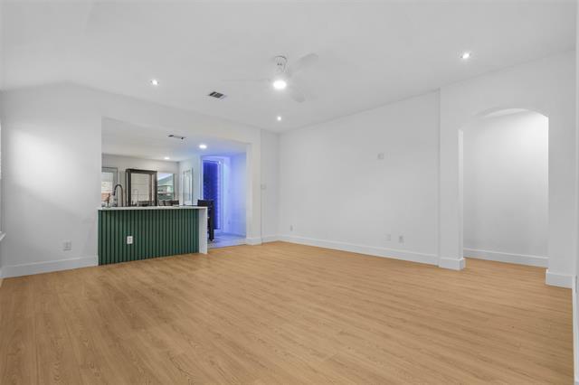 Building Photo - 257 Cyrus St