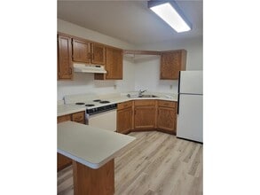 Building Photo - 609 Main St S