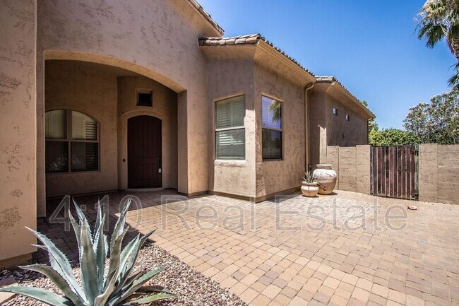 Building Photo - 14590 W Hidden Terrace Loop