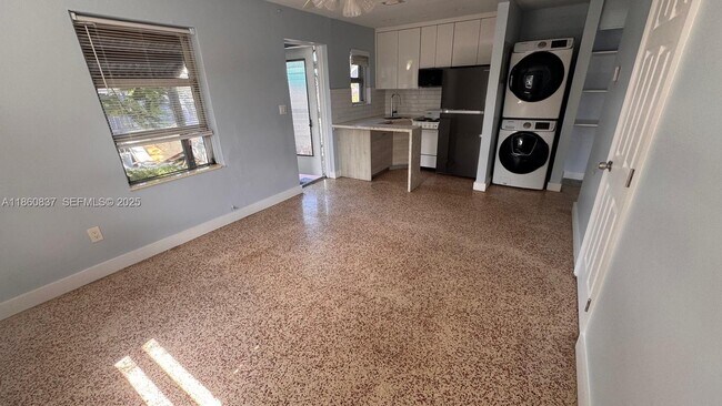 Foto del edificio - 1116 NE 16th Terrace