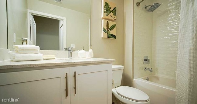 Building Photo - 123 NW 108th Ave