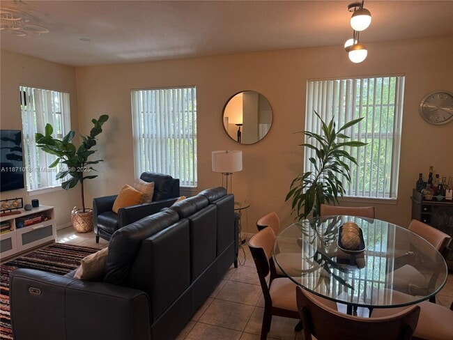 Foto del edificio - 6876 W Sample Rd