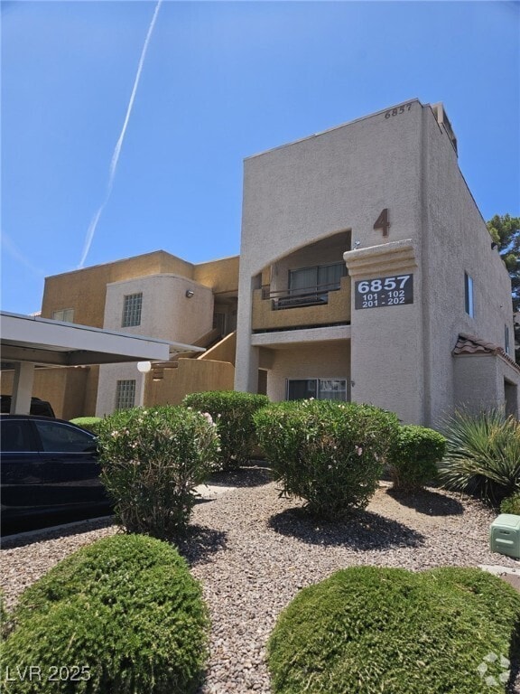 Building Photo - 6857 Tamarus St