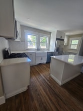 Building Photo - 0 Green St