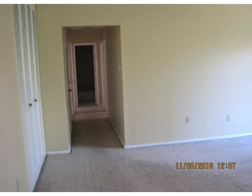 Building Photo - 2 Shrewsbury Green Dr