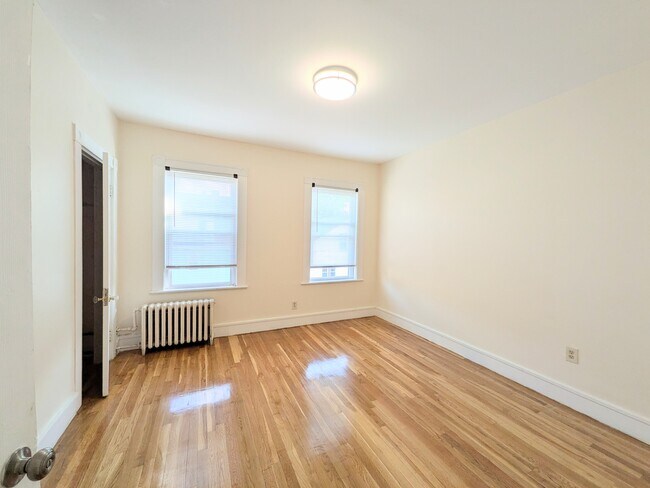 Foto del edificio - 110 Murdock St