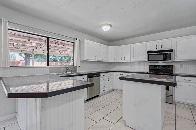 Foto del edificio - 3905 Windflower Ln