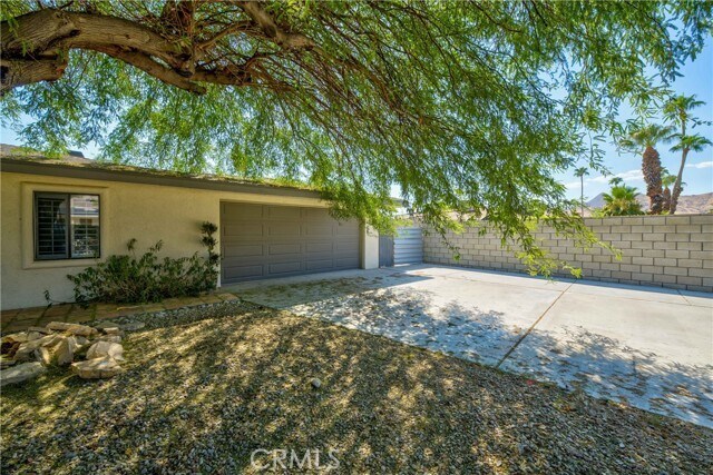 Building Photo - 642 S Mountain View Dr