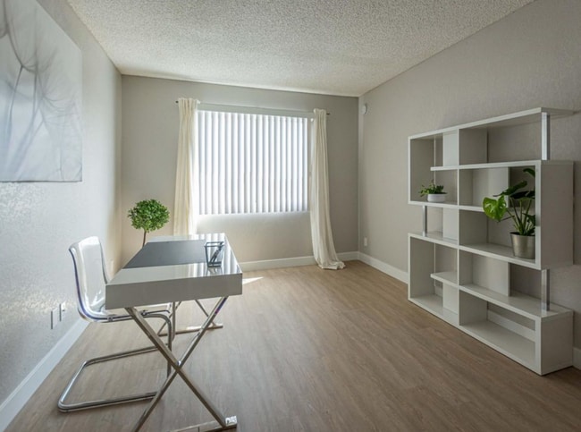 Foto del edificio - 130 S Alexandria Ave