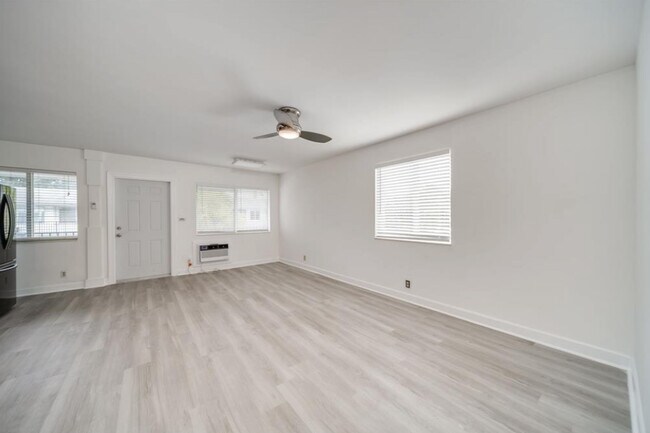 Living Space - 1814 E Oakland Park Blvd