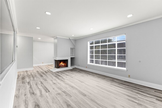 Building Photo - 2501 Marilee Ln