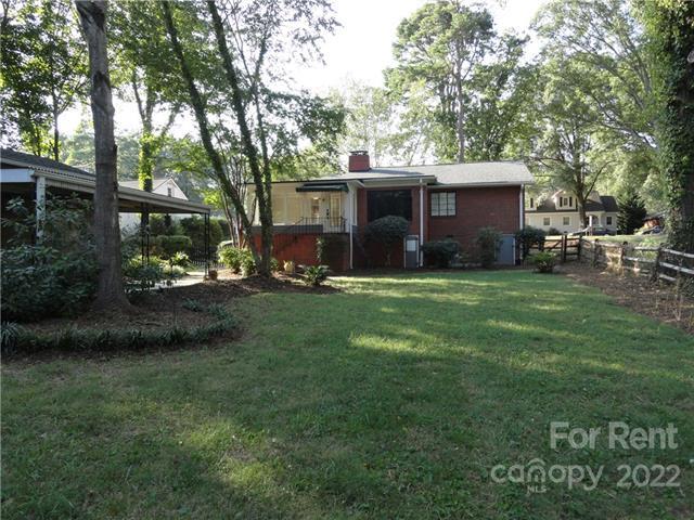 Building Photo - 2921 Sunset Dr